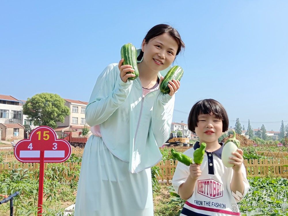 收獲的喜悅。通訊員 程愛華 攝.jpg.jpg
